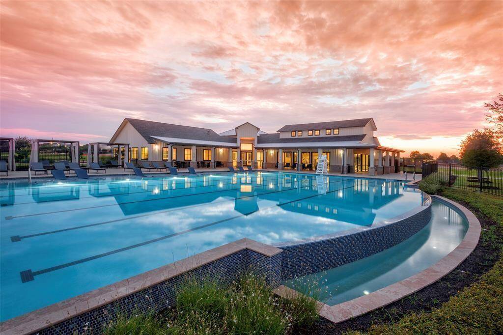 Community pool