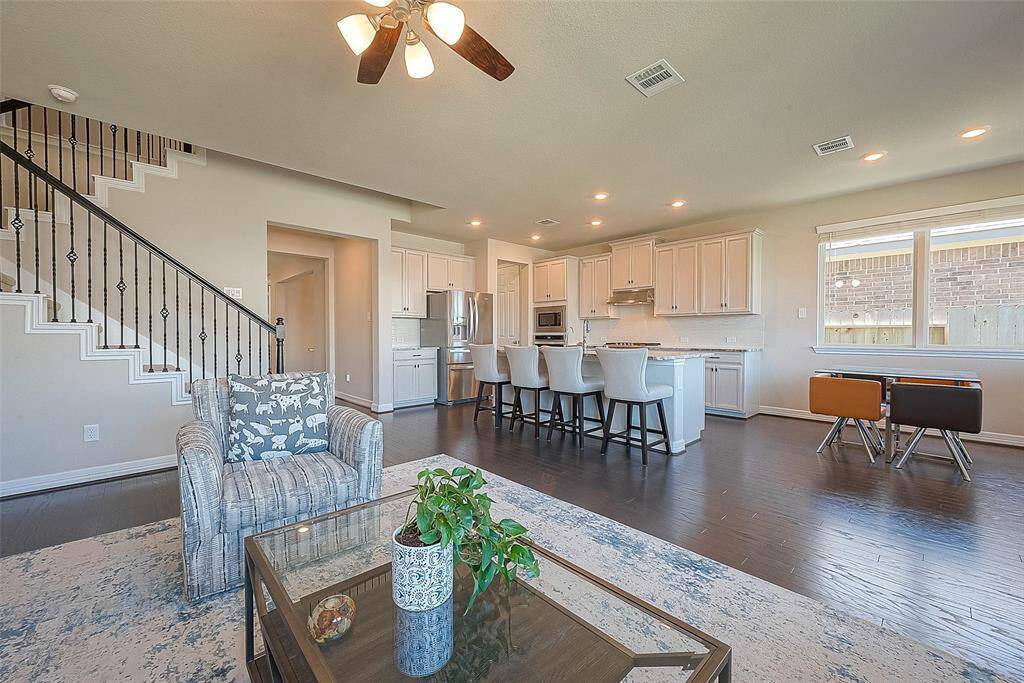 The blend of these important features of the house makes a perfect match for enjoyment and functionality.