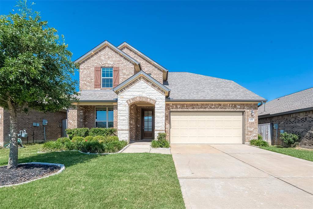 It has a majestic facade, with well-maintained landscaping and a spacious yard. Here you can admire the architectural details of the home, including the roof design, windows, and front porch or entryway.
