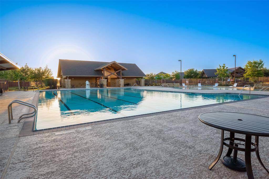 Enjoy spacious amenities and common areas and ample outdoor activities in the neighborhood for relaxation and entertaining. Don't miss the opportunity to call this charming residence home!