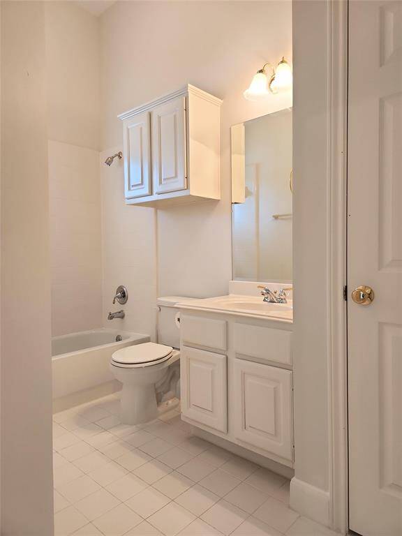 Casita Full Bathroom