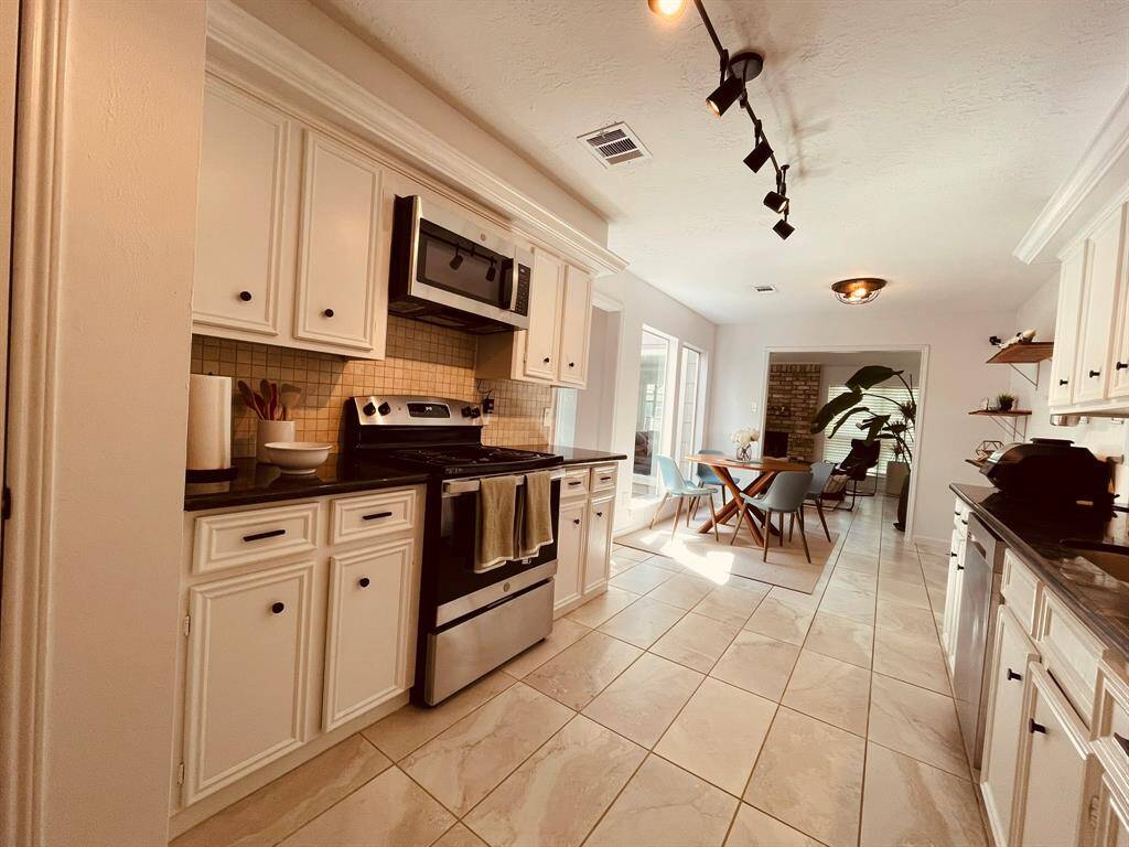 Overhead microwave that vents to outside of the home!