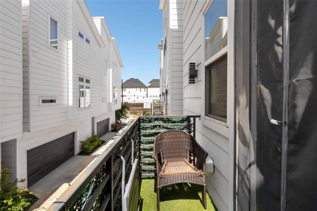 2nd Floor Balcony