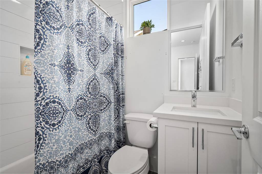 3rd Floor Guest Bath