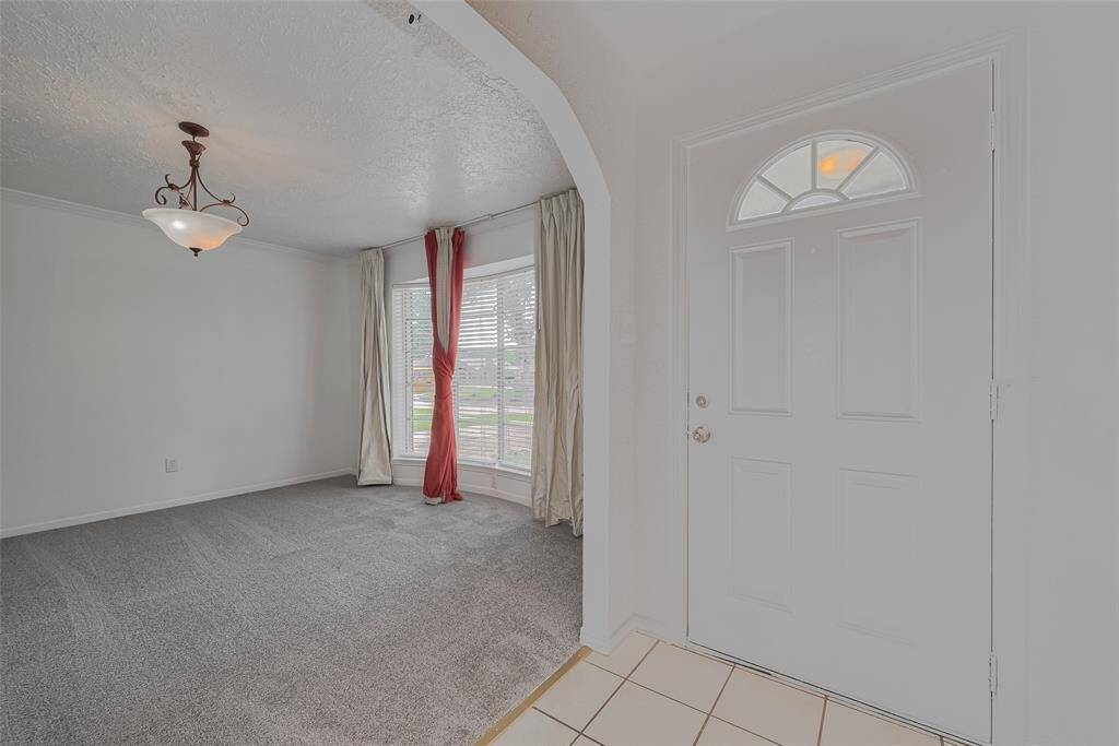 BRAND NEW CARPET in all bedrooms and dining area.