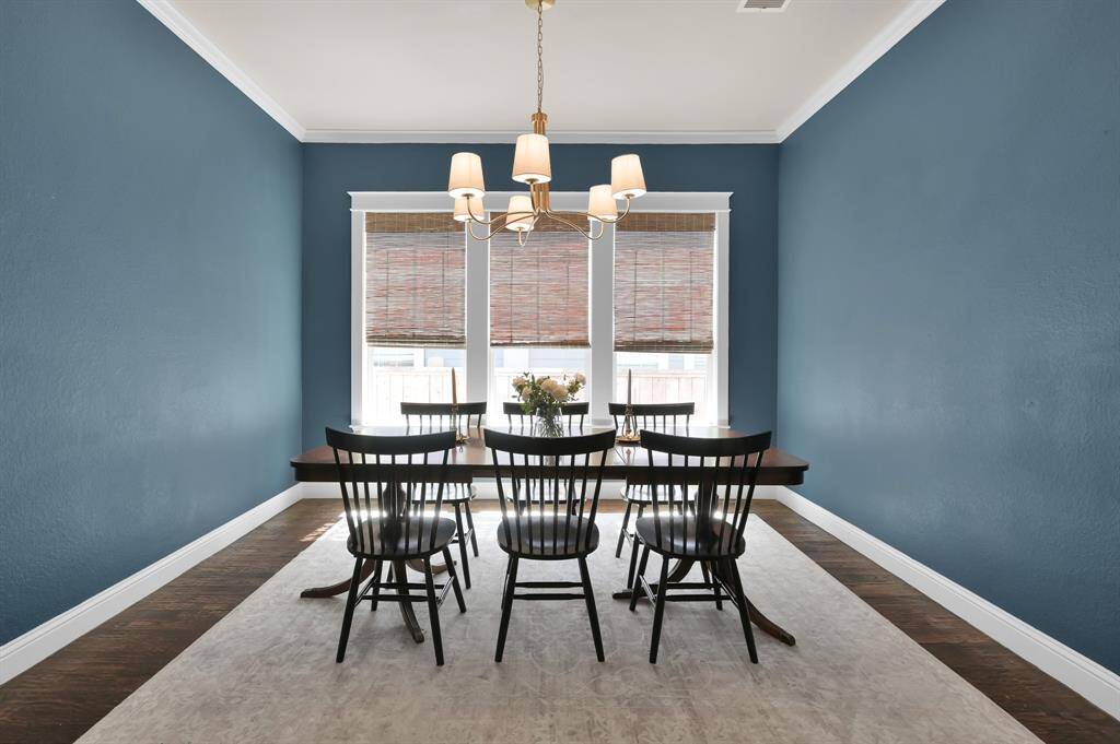 Formal Dining
