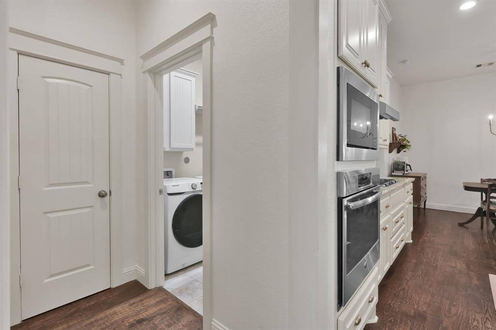 Utility Room (Connects to master)