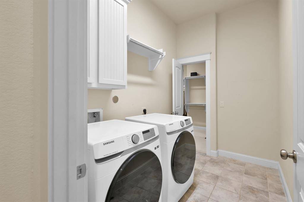 Utility Room (Connects to master)