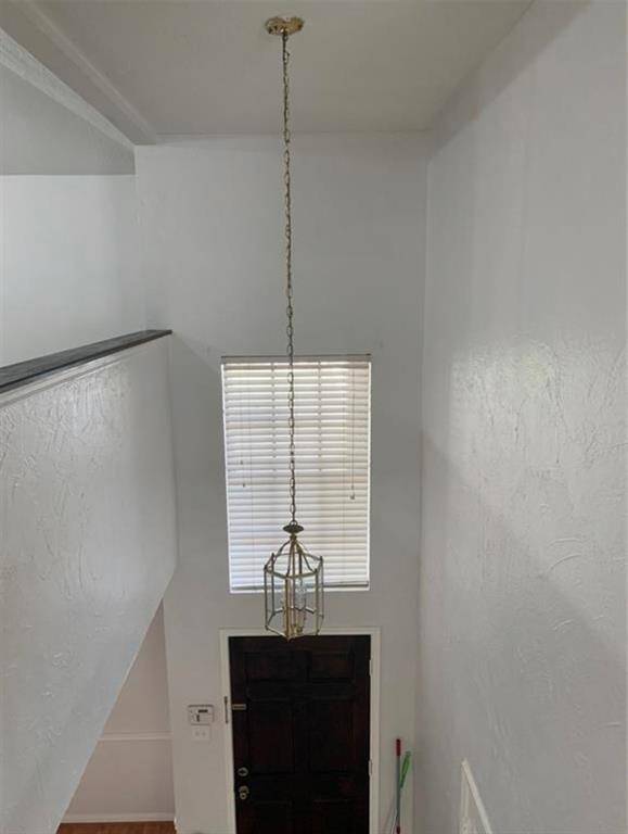 beautiful high ceiling entryway