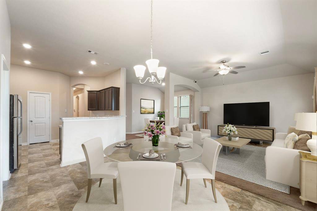 Virtually Staged: The breakfast area conveniently off the kitchen and attached to the living area is perfect for your morning coffee! Relax before work or enjoy a nice meal with the family.
