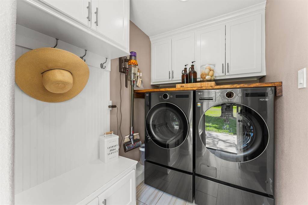 Rest and relax in this spacious primary retreat!