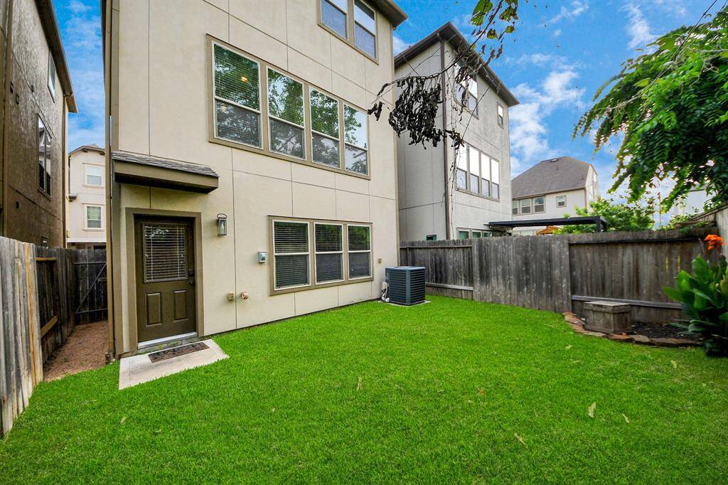 Spacious Backyard
