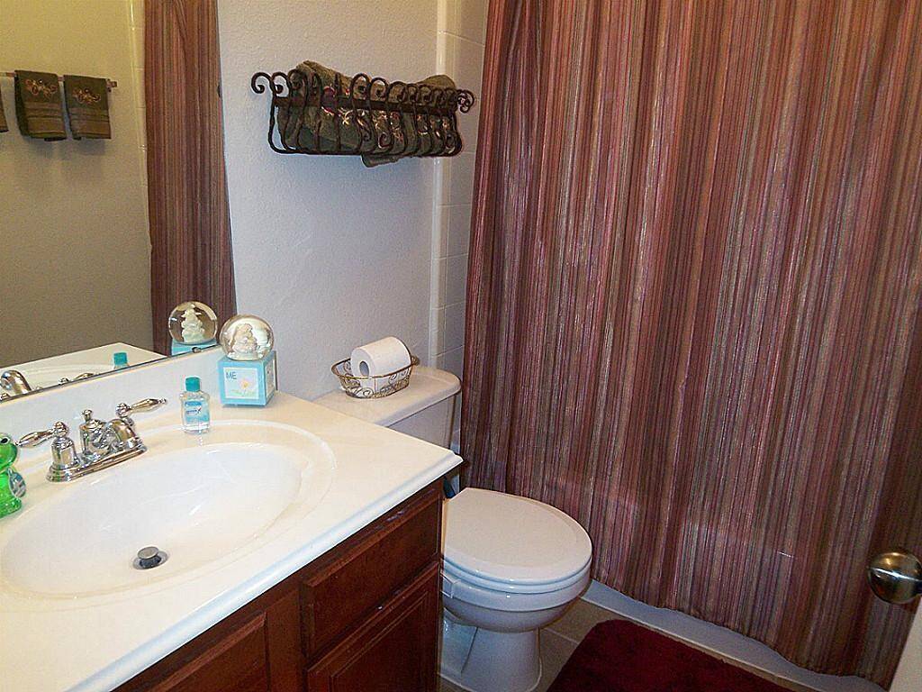 Bathroom upstairs