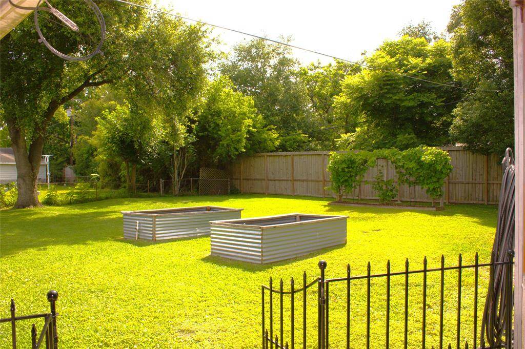 Nice size back yard