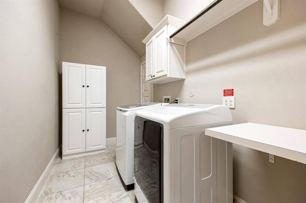 Utility room with plenty pf storage