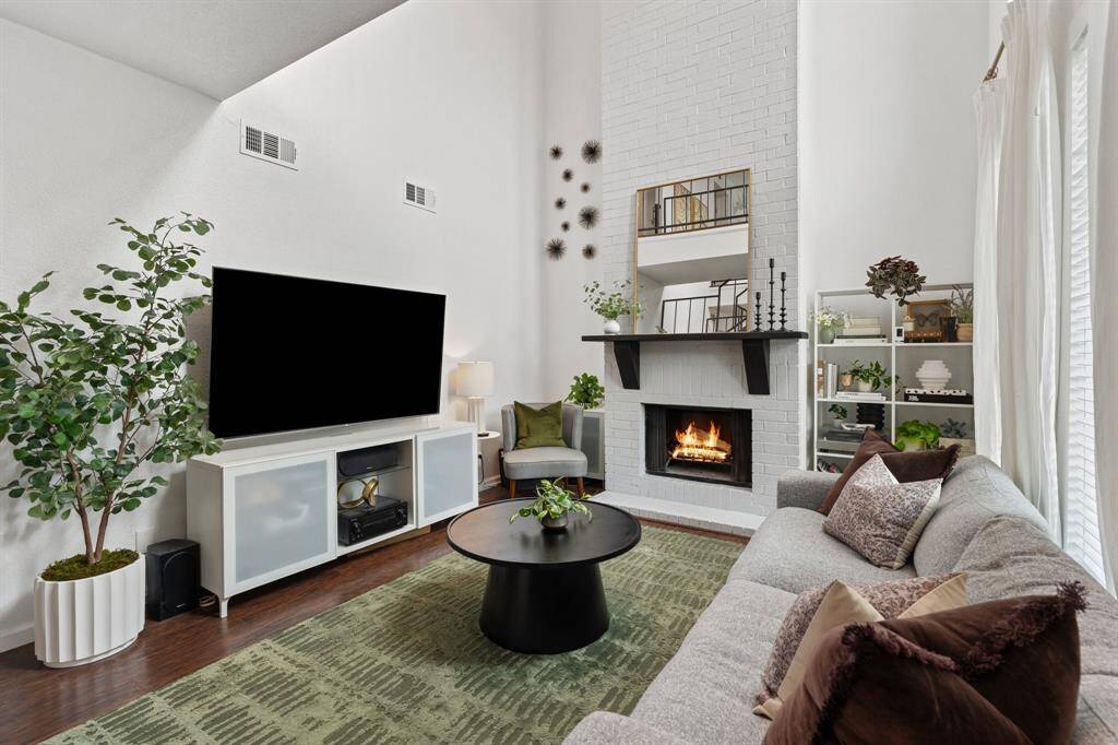 Welcome Home! This townhome boasts a beautiful, welcoming entryway!