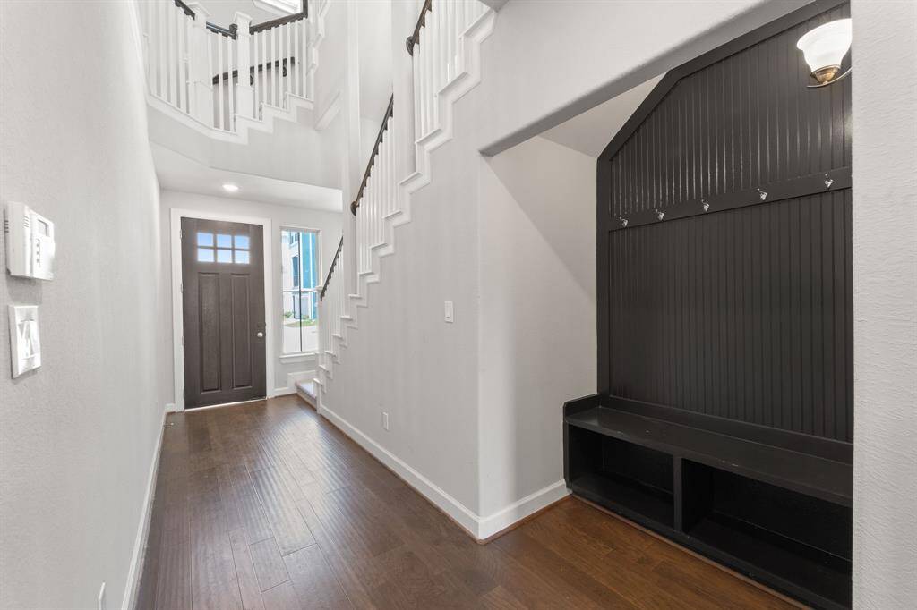 Entry way with build in cubby area