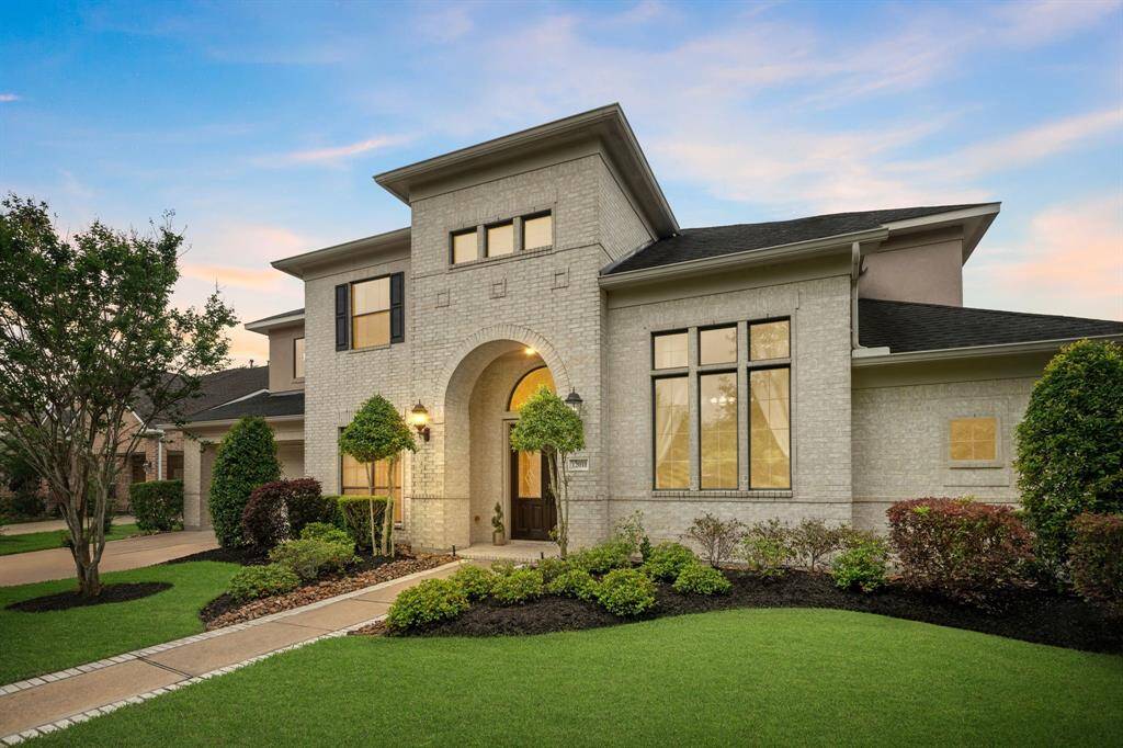Stunning front elevation