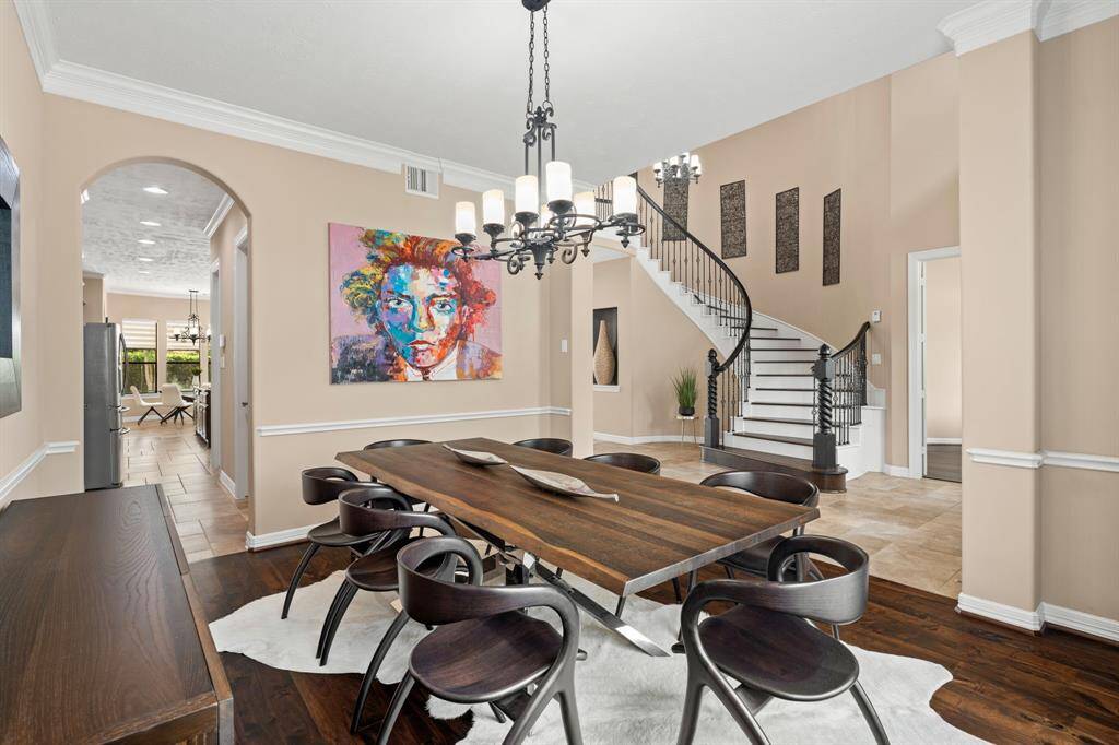 Dining room is conveniently located by the kitchen