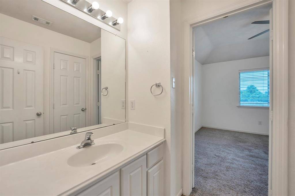 The jack and jill upstairs bathroom