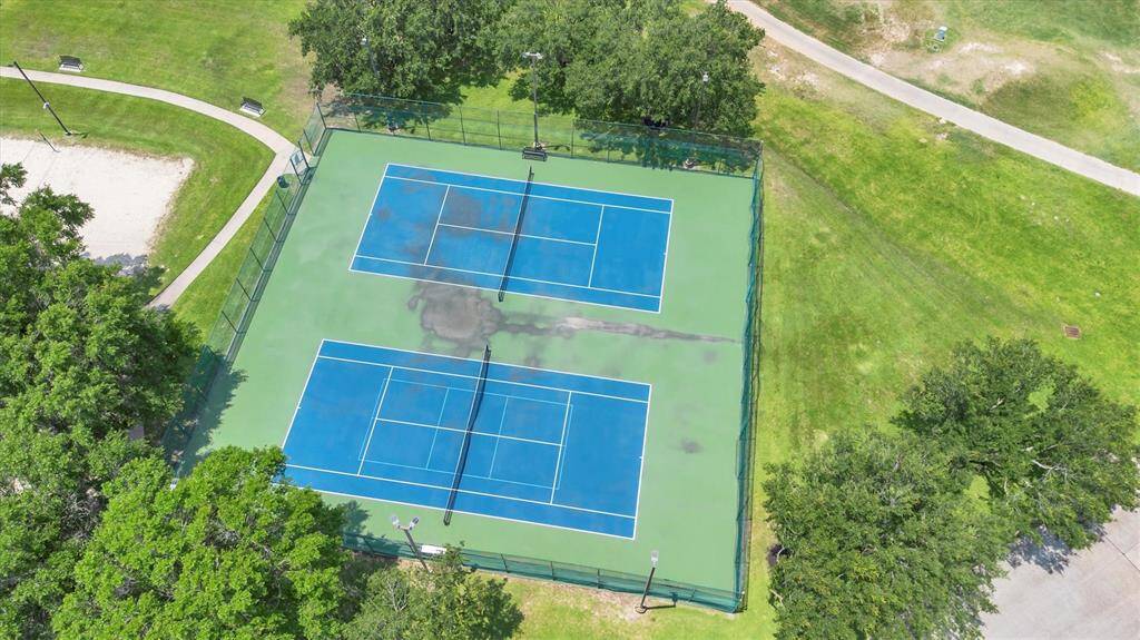 A short bike ride or walk to one of the HOA tennis/pickleball courts