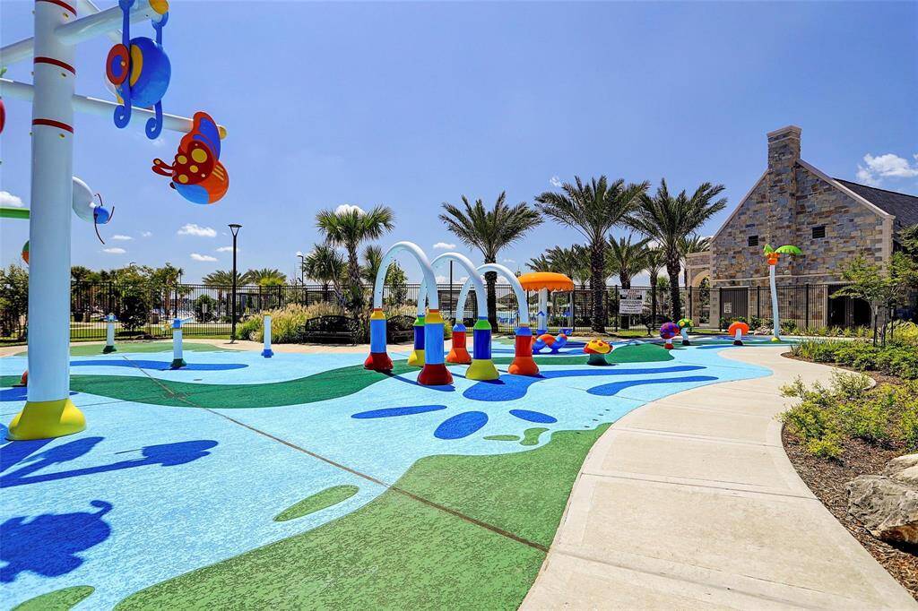 Bring the kiddos to splash around a bit.