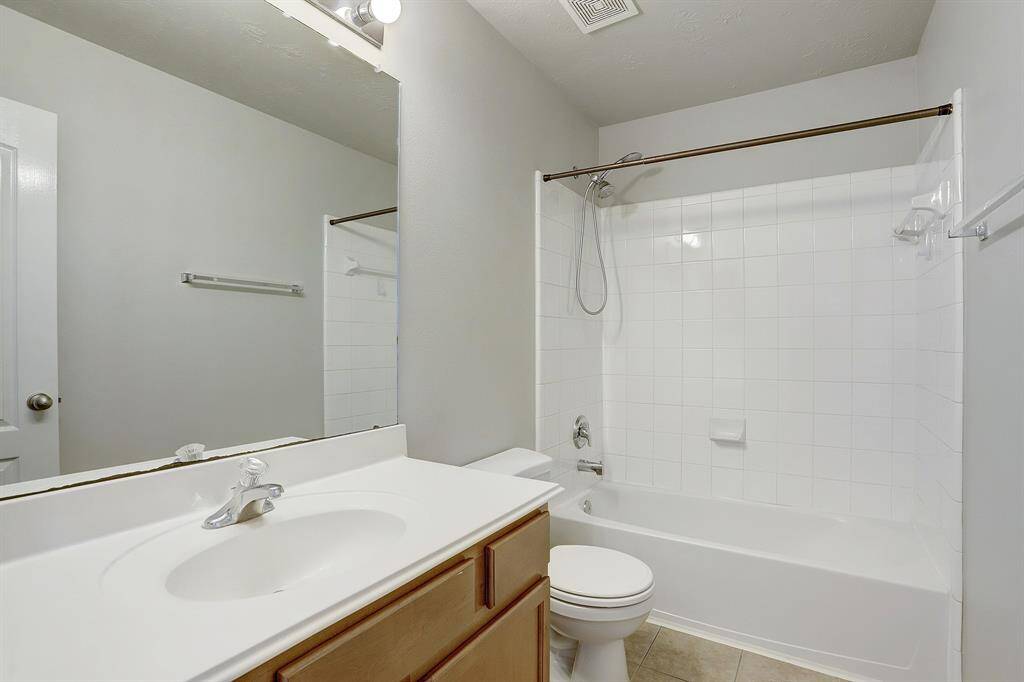 Full Bathroom 3 (2nd Floor)