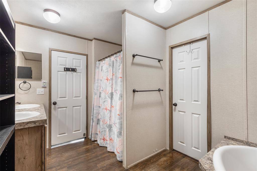 Primary bath