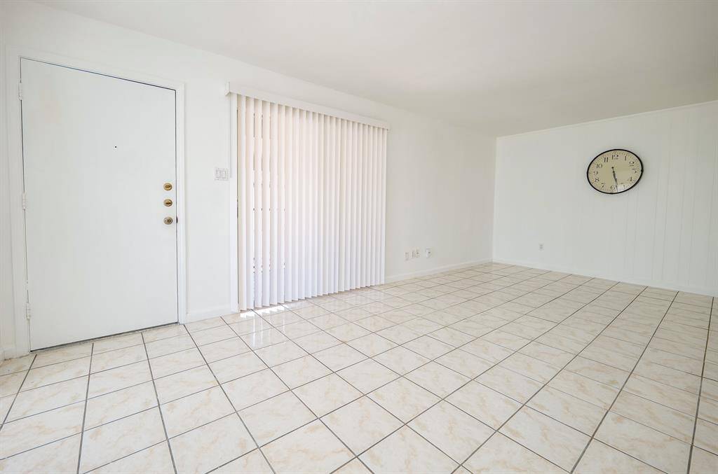 Plenty of room for ideal furniture placement!