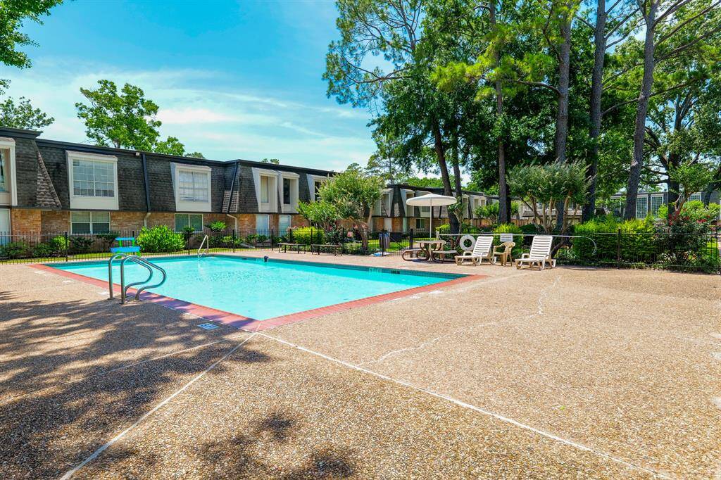 Cool off on sunny days in the spacious pool!