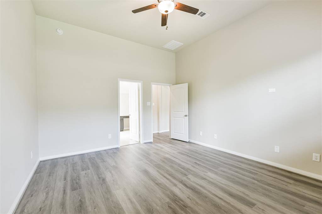 Upstairs Number 2 Bedroom!