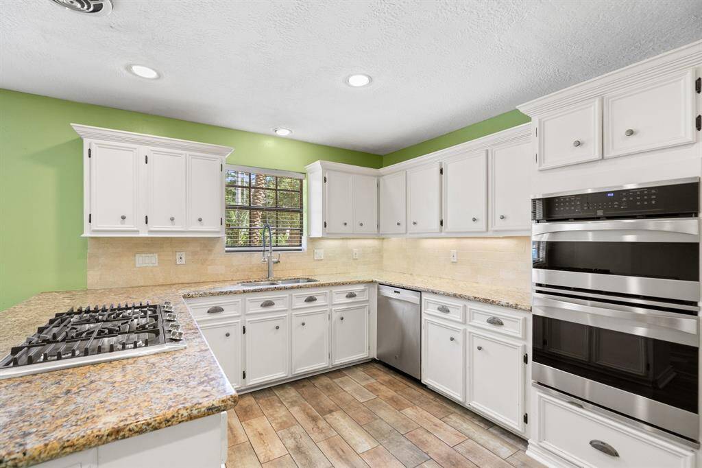 DACOR gas cooktop.