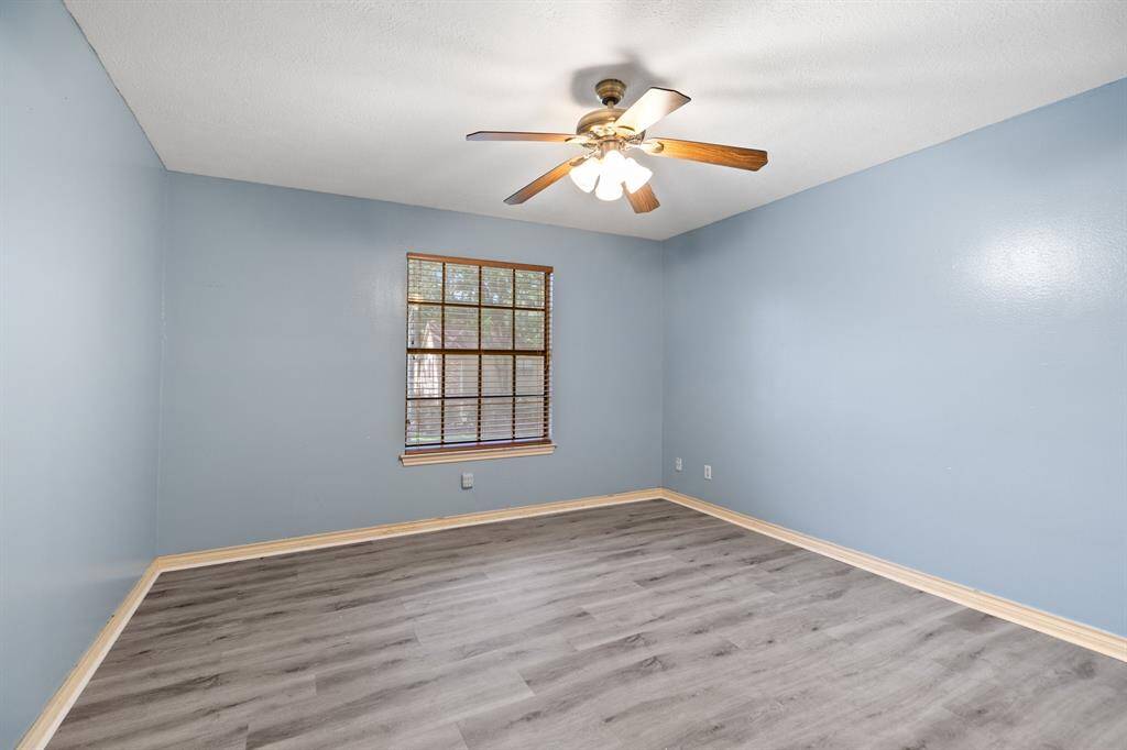 Secondary bedroom