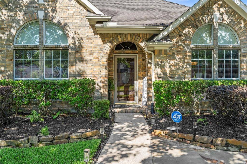 Step on into your new home!