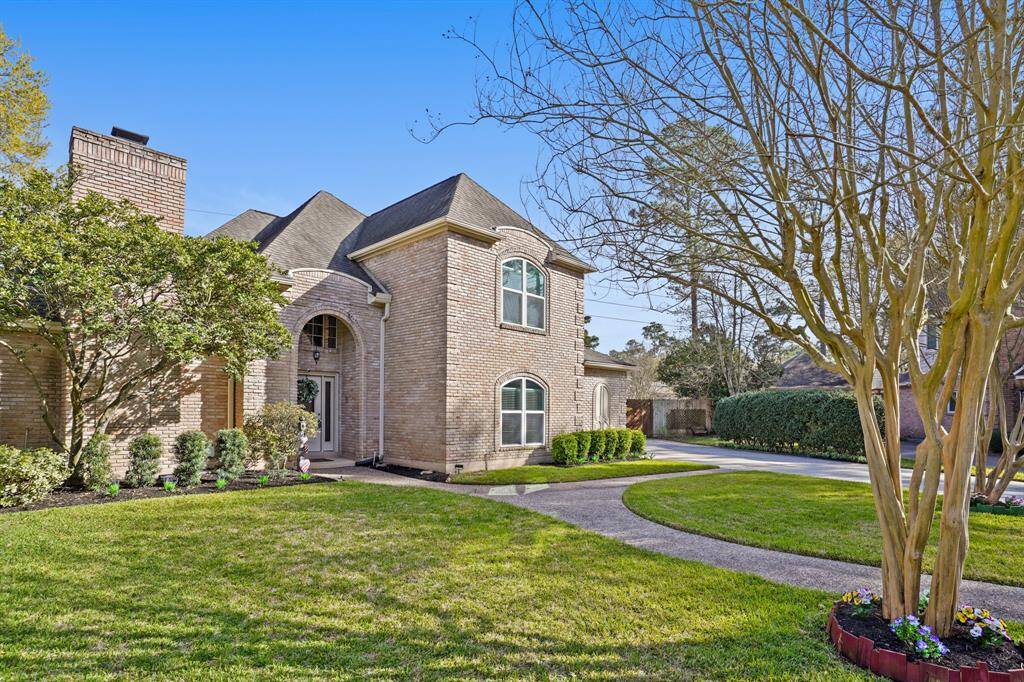 This home has been so well maintained. All windows and pipes have been replaced.