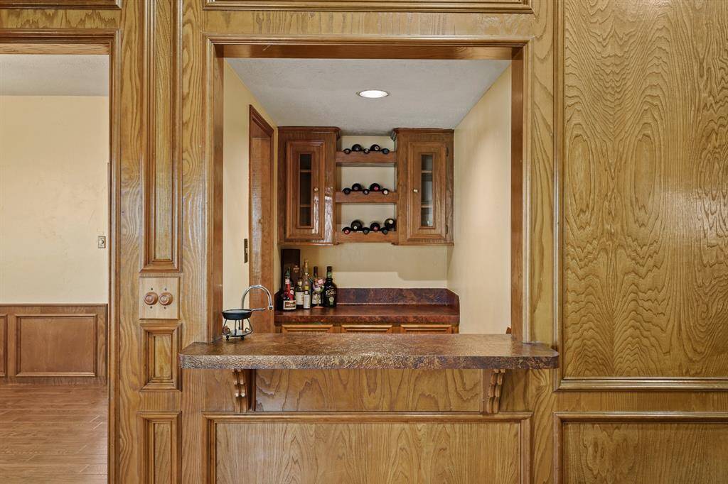 Wet bar