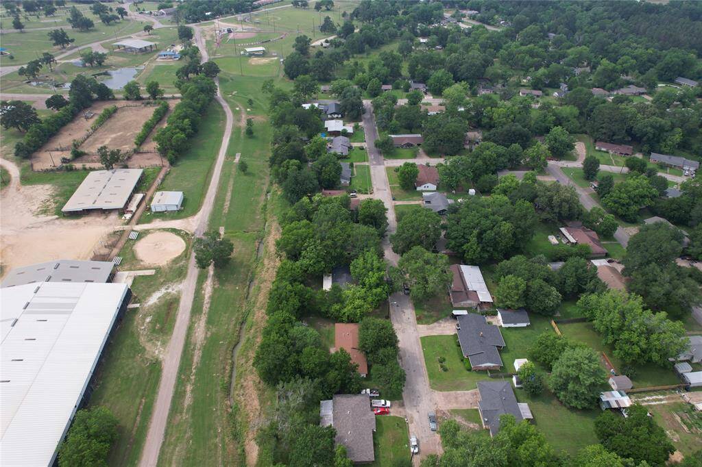 Look how close you are to the city park shown here in the top left of the picture.