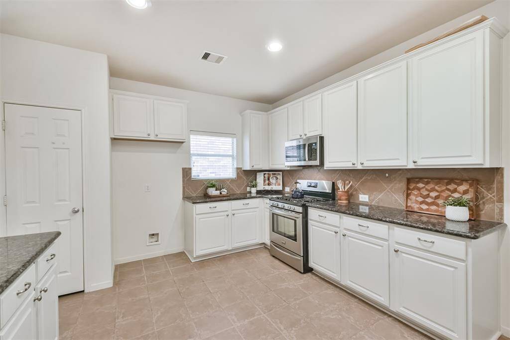 Light and bright kitchen! also has a Light Tube to bring in natural light