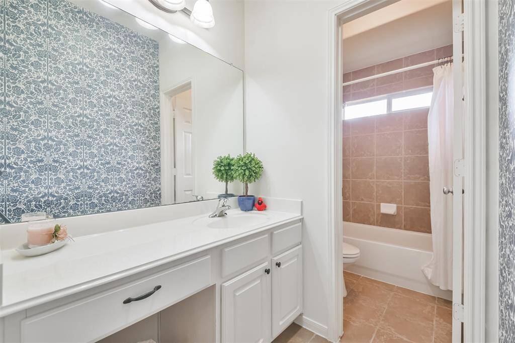 Full bath! Lots of counter space and it does have a linen closet. This bath also has a Light Tube to bring in Natural Light.