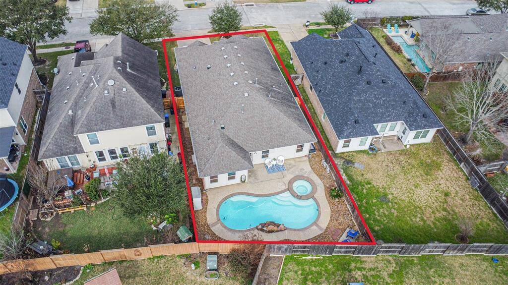 Great pool and spa! Small storage shed can stay.