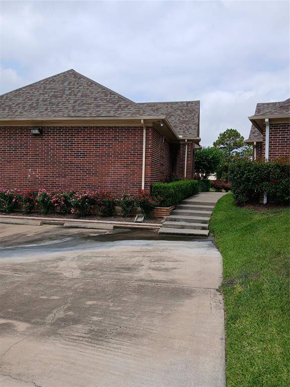 Club House entry