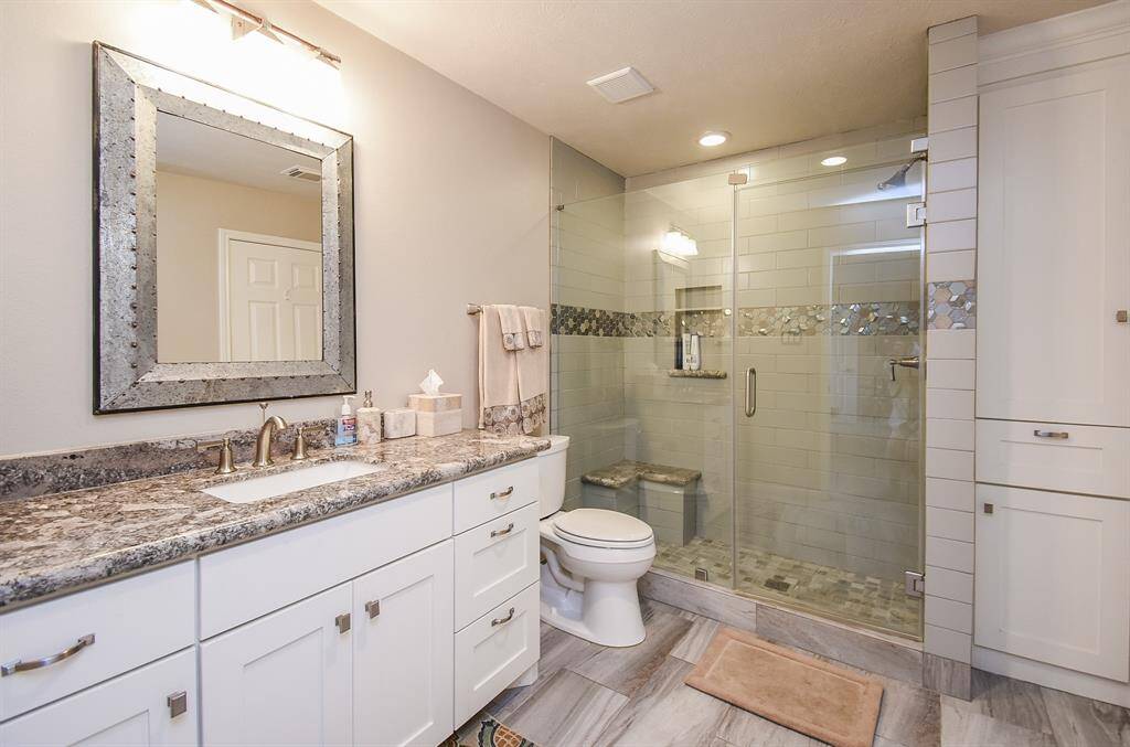 Both full baths upstairs have been completely renovated