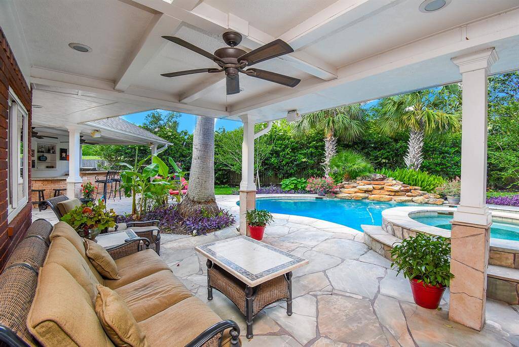 Outdoor covered sitting area.