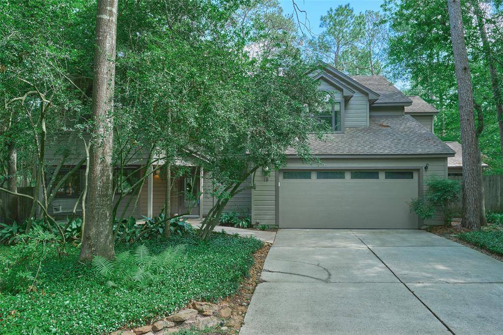 Centrally located in The Woodlands / Cochrans Crossing 5BR and 4.5 BA