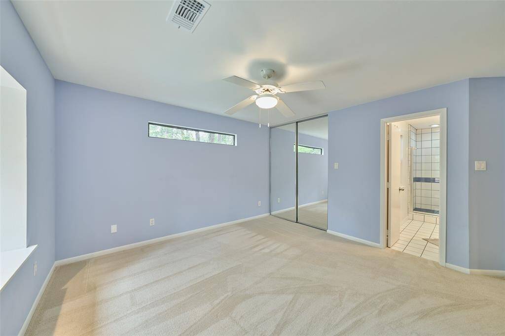 Large secondary bedoom