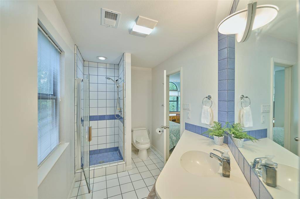 Hollywood bath