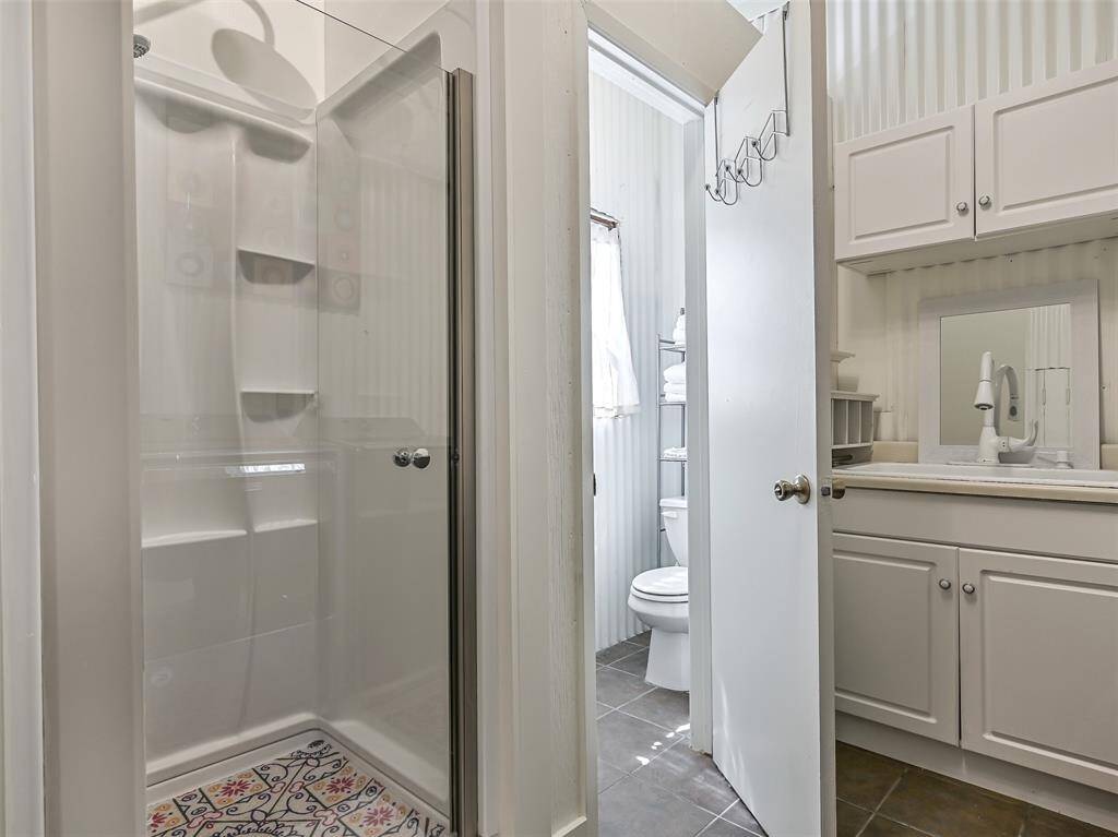 Downstairs shower