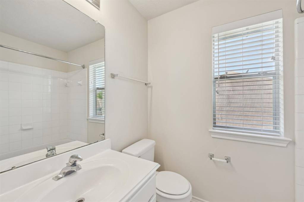 Full bath upstairs