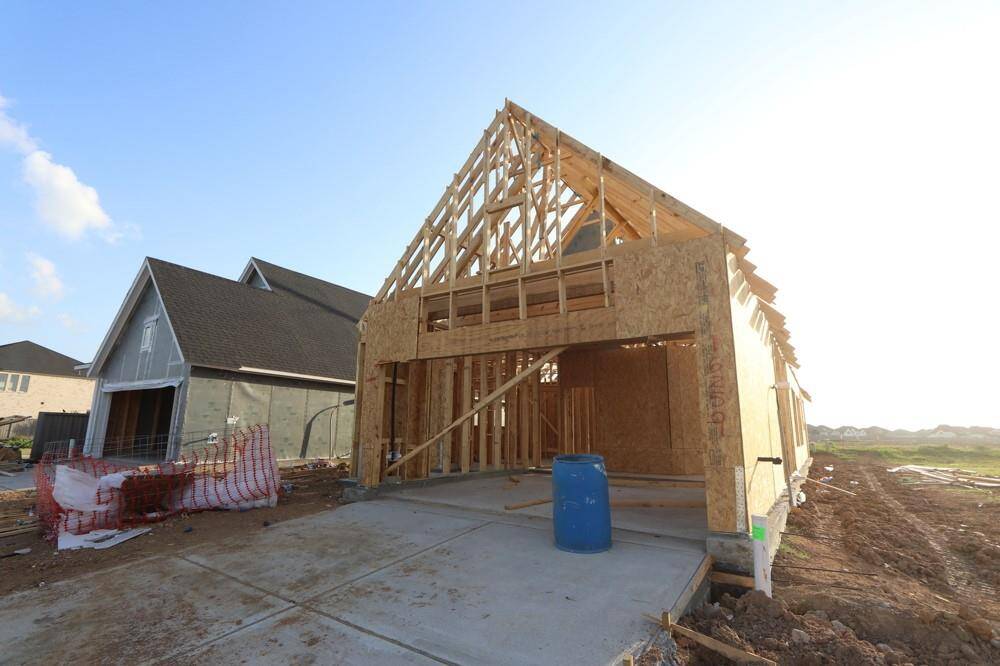 Let us show you how our advanced framing techniques have stood the test of time and allow more insulation for a quieter and more energy efficient home.