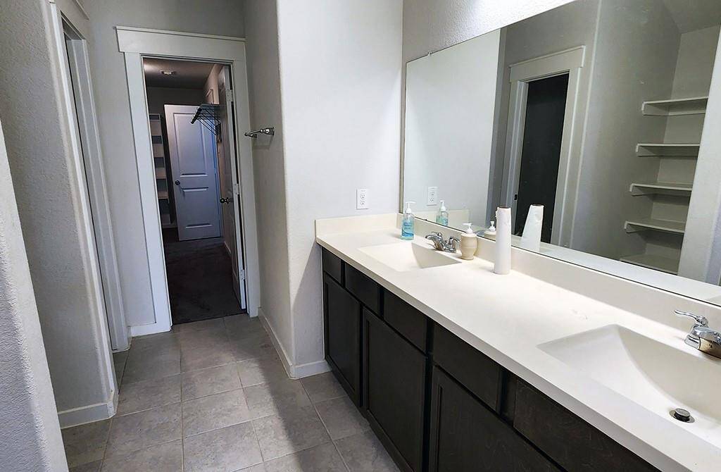 Double Sinks and Lots of Vanity space